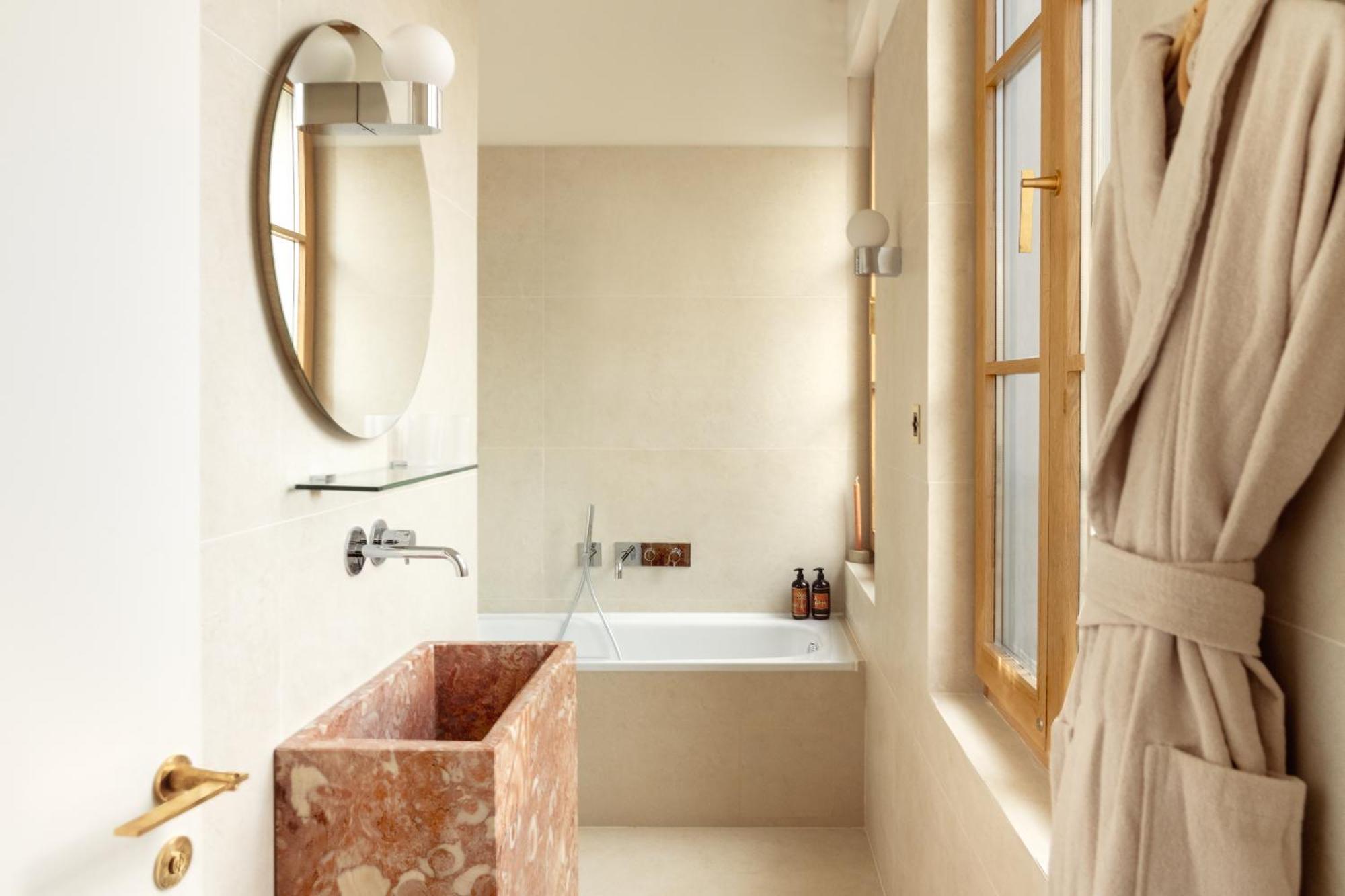 Elysee Montmartre Hotel Paris Bagian luar foto