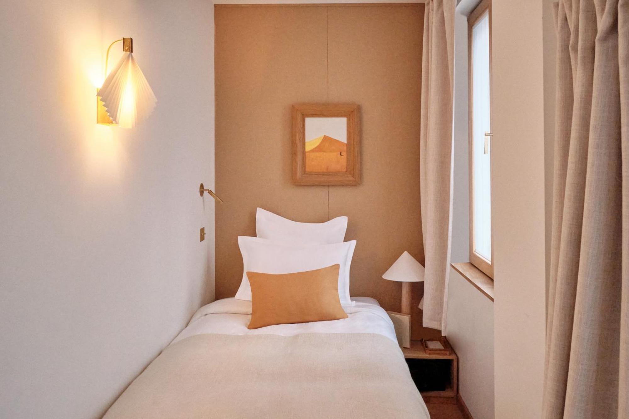 Elysee Montmartre Hotel Paris Bagian luar foto